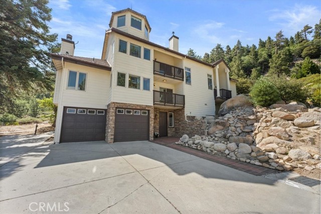 38512 North Shore Drive, Fawnskin CA: https://media.crmls.org/medias/8a83b39a-a076-456f-92ff-7700143456ff.jpg
