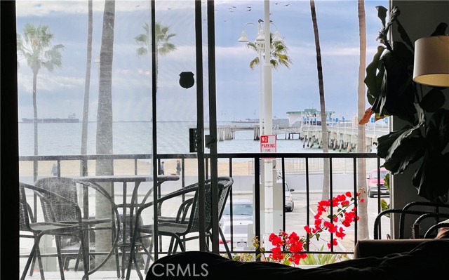 Detail Gallery Image 2 of 29 For 3939 E Allin St #102,  Long Beach,  CA 90803 - 2 Beds | 1 Baths