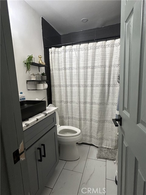 8680 Indiana Avenue, Riverside CA: https://media.crmls.org/medias/8a83fbf4-a2c8-446c-a799-f9d8c37a4dab.jpg
