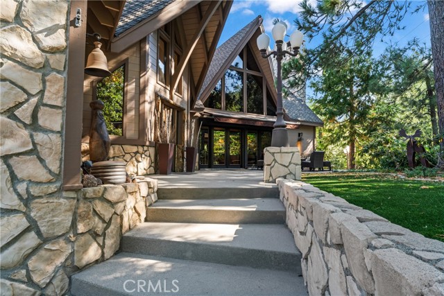 Detail Gallery Image 73 of 74 For 942 Lake Edge Way, Lake Arrowhead,  CA 92352 - 4 Beds | 5/1 Baths