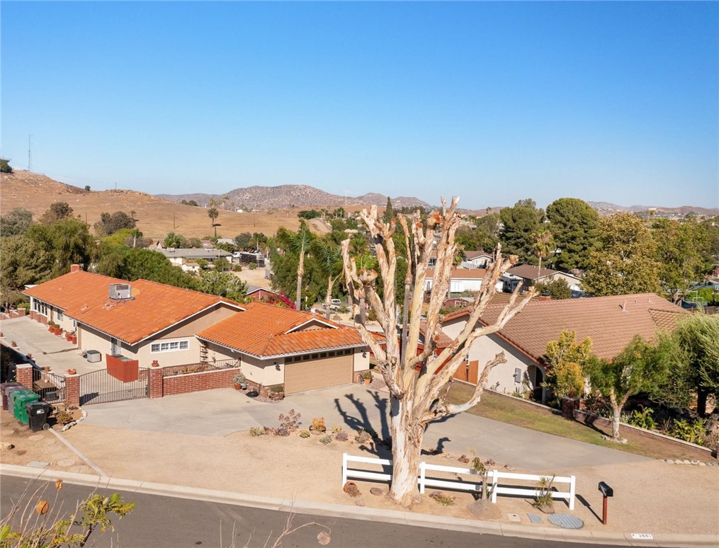 2661 Lasso Ln, Norco, CA 92860