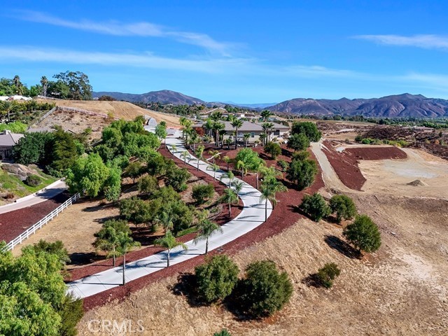 Detail Gallery Image 2 of 67 For 42650 Calle Contento, Temecula,  CA 92592 - 5 Beds | 5/1 Baths