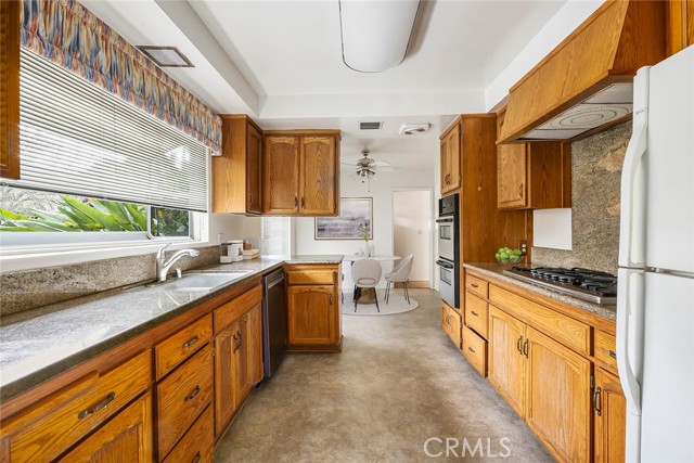 4600 Santa Lucia Drive photo 4