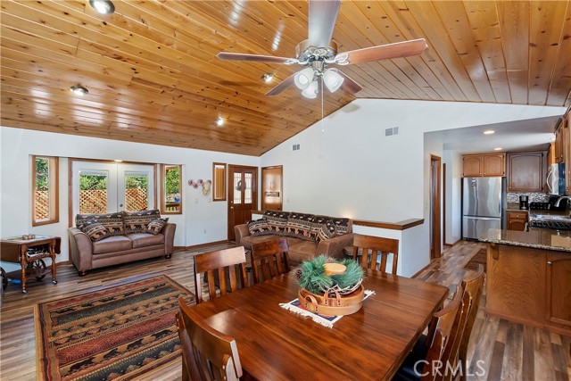 Detail Gallery Image 11 of 62 For 24355 Wabern Ct, Crestline,  CA 92325 - 4 Beds | 3/1 Baths