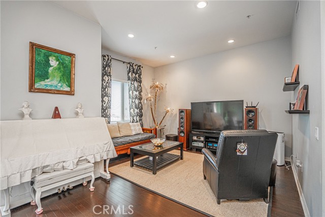 Detail Gallery Image 11 of 35 For 931 E Walnut St #620,  Pasadena,  CA 91106 - 2 Beds | 2/1 Baths