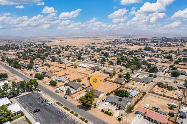 15419 Wichita Road, Apple Valley CA: https://media.crmls.org/medias/8a8a341c-703a-4940-9a85-afc081a1951f.jpg