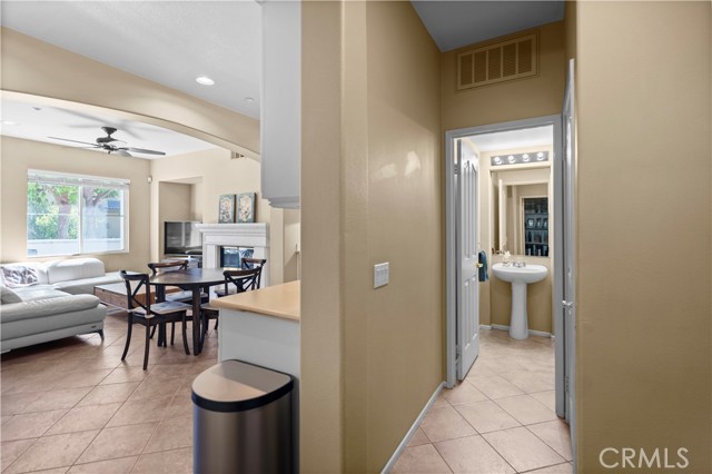 Detail Gallery Image 13 of 48 For 18 Moonstone, Irvine,  CA 92602 - 3 Beds | 2/1 Baths