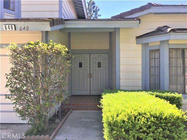 648 Scottsbluff Drive, Claremont CA: https://media.crmls.org/medias/8a8a84e3-233a-42d6-8ae8-bda98b814277.jpg