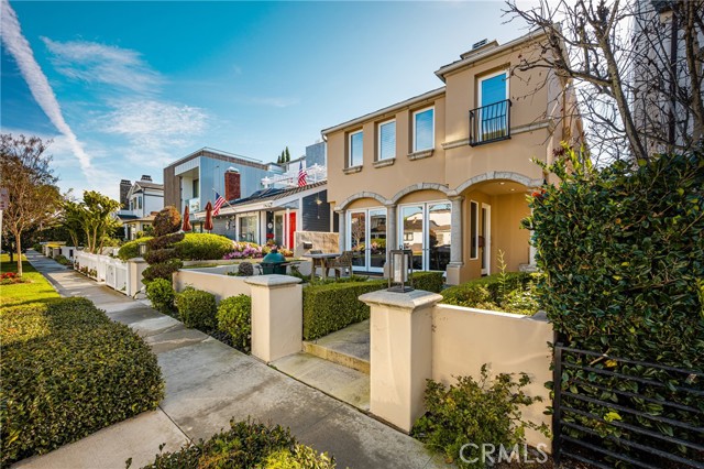 Detail Gallery Image 2 of 18 For 602 Larkspur Ave a,  Corona Del Mar,  CA 92625 - 3 Beds | 2/1 Baths
