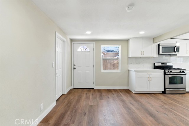 Detail Gallery Image 9 of 53 For 24557 4th St, San Bernardino,  CA 92410 - 3 Beds | 3 Baths