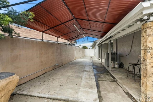Image 10 of 17 For 24252 Palmek Circle