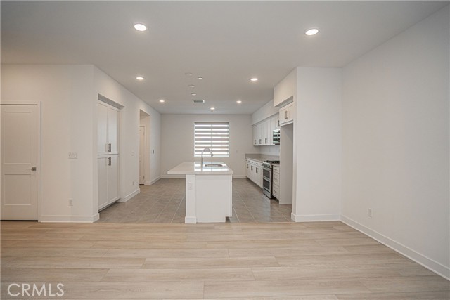 Detail Gallery Image 9 of 33 For 2317 W Broadway #44,  Anaheim,  CA 92804 - 3 Beds | 3/1 Baths