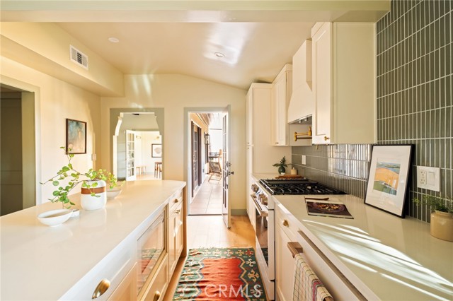 Detail Gallery Image 12 of 59 For 1578 Morada Pl, Altadena,  CA 91001 - 4 Beds | 3 Baths