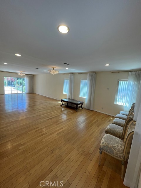 Detail Gallery Image 12 of 69 For 5118 Newcastle Ave, Encino,  CA 91316 - 3 Beds | 2 Baths