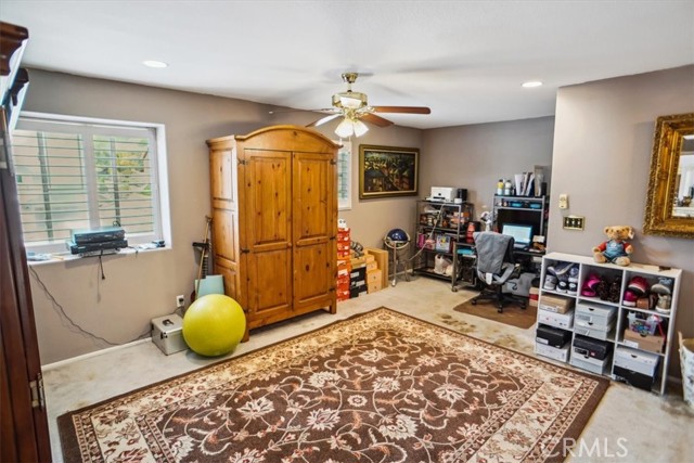 29720 Creekbed Road, Castaic CA: https://media.crmls.org/medias/8a8d4b84-b8bc-4892-8320-b909b53066c0.jpg