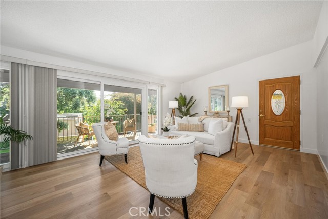 Detail Gallery Image 10 of 24 For 13400 Del Monte #1 M,  Seal Beach,  CA 90740 - 2 Beds | 2 Baths