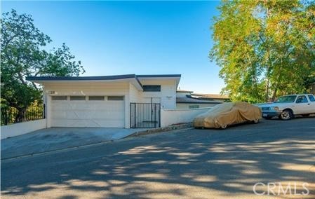 3728 Berry Drive, Studio City CA: https://media.crmls.org/medias/8a8de7da-efa9-49e2-a822-7a76721f5bbc.jpg