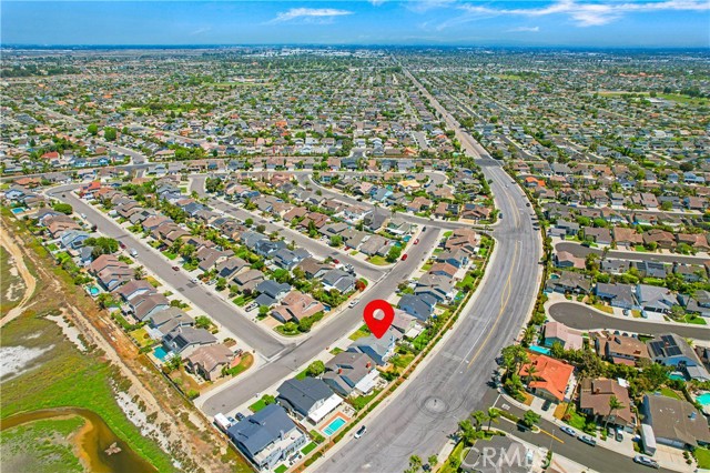 18202 Foss Lane, Huntington Beach CA: https://media.crmls.org/medias/8a8e3eee-1467-4626-b7e1-a61d1c92569e.jpg