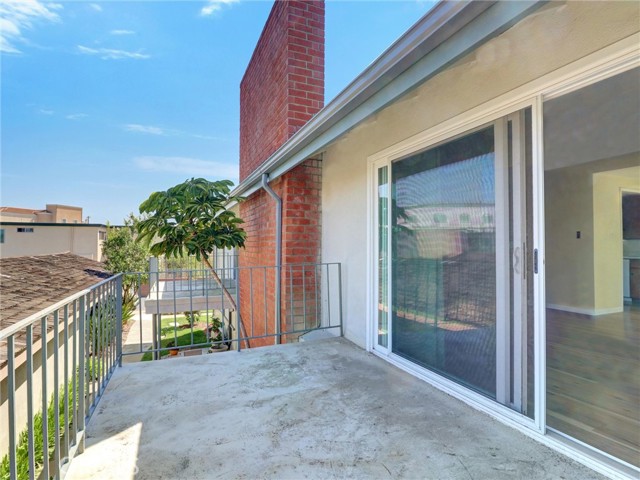 22627 Nadine Circle, Torrance CA: https://media.crmls.org/medias/8a8e5249-0caf-4ab8-8ec1-c8256f38f112.jpg
