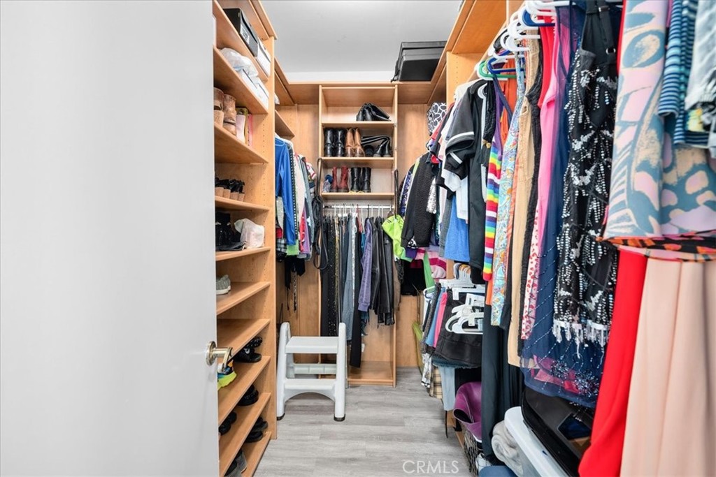 https://media.crmls.org/medias/8a8e9f29-05c0-4420-aab5-8b9f266418ef.jpg?preset=X-Large