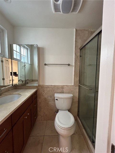 744 Center Place, Manhattan Beach CA: https://media.crmls.org/medias/8a8f2ce1-0040-4bda-bbd7-f65e1084c169.jpg