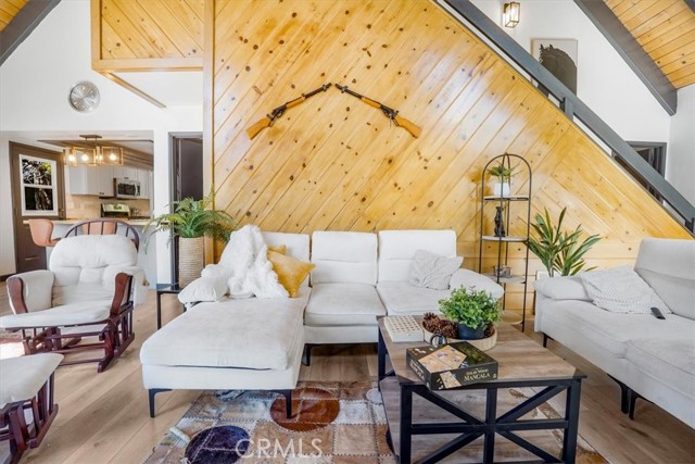 Detail Gallery Image 13 of 50 For 695 Grass Valley Rd, Lake Arrowhead,  CA 92352 - 3 Beds | 2 Baths