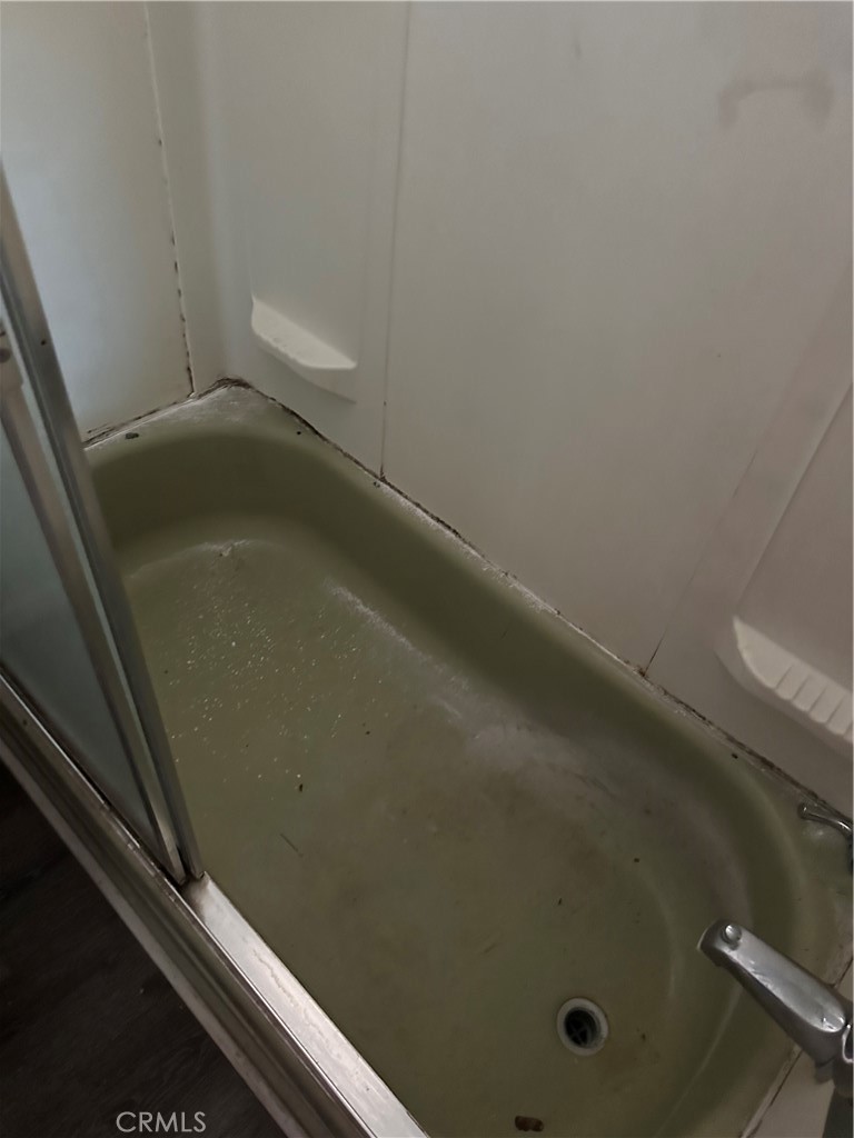 https://media.crmls.org/medias/8a8fc89b-a805-424d-a011-bb0a554b195d.jpg?preset=X-Large