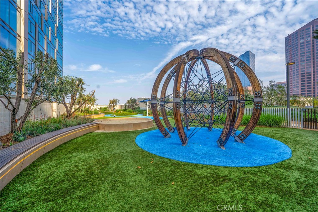 https://media.crmls.org/medias/8a8ffac2-690b-4342-a1d1-787c51fcd4cc.jpg?preset=X-Large