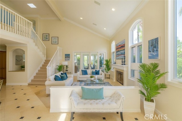 6471 Morningside Drive, Huntington Beach CA: https://media.crmls.org/medias/8a91bb80-bb39-4f0c-aeac-3f2fdf976d29.jpg
