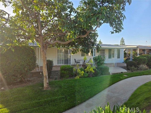 Detail Gallery Image 4 of 5 For 2261 Lake Crest Ln #83,  La Habra,  CA 90631 - 2 Beds | 2 Baths