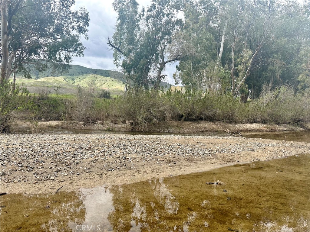 https://media.crmls.org/medias/8a923b2b-577c-4dce-973e-2e56c327b7f1.jpg?preset=X-Large