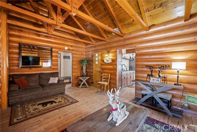 Detail Gallery Image 7 of 29 For 328 E Fairway Bld, Big Bear City,  CA 92314 - 3 Beds | 1 Baths