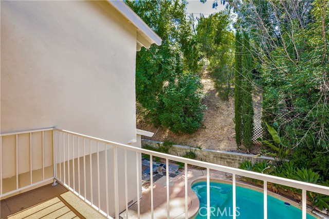Detail Gallery Image 15 of 27 For 5219 San Feliciano Dr, Woodland Hills,  CA 91364 - 6 Beds | 4 Baths