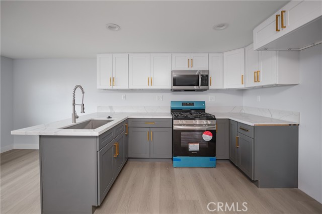 3301 Obama Boulevard, Los Angeles CA: https://media.crmls.org/medias/8a939d29-6edf-45f6-88af-92cedbe7006b.jpg