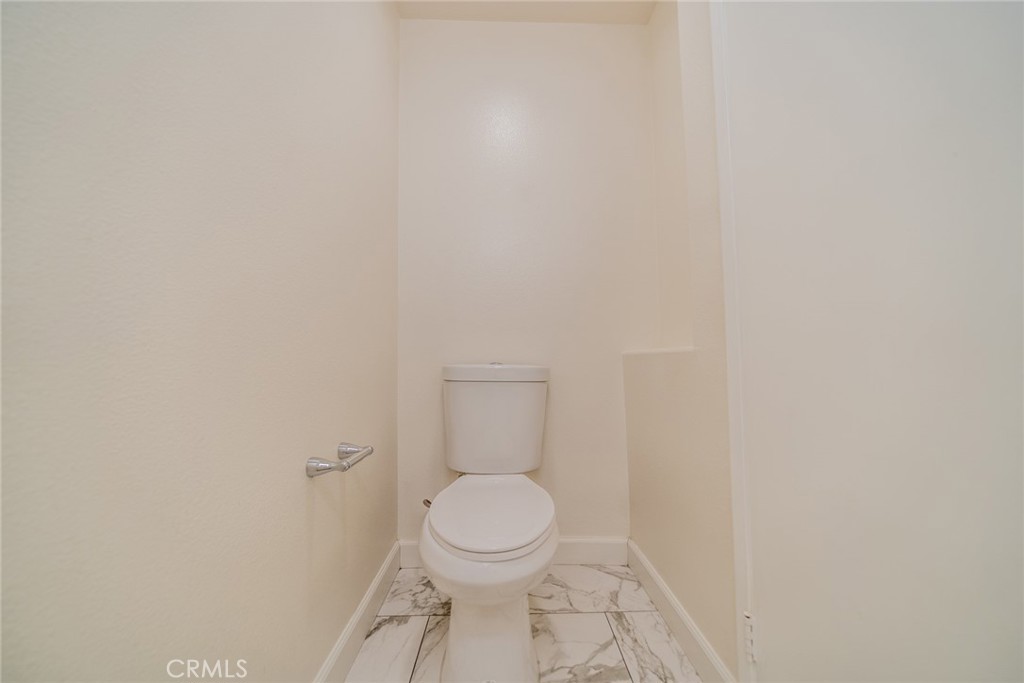 https://media.crmls.org/medias/8a93fd9e-30a0-45a3-8adb-292037b6dd21.jpg?preset=X-Large