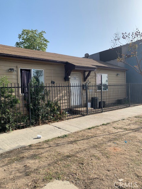 Detail Gallery Image 19 of 22 For 846 W 103rd St, Los Angeles,  CA 90044 - – Beds | – Baths