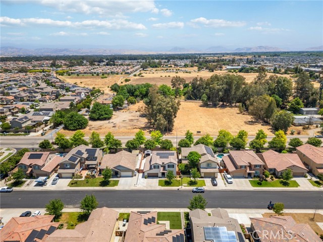 1697 Whiteash Avenue, Clovis CA: https://media.crmls.org/medias/8a950373-0891-4be6-a948-582abd3152c9.jpg
