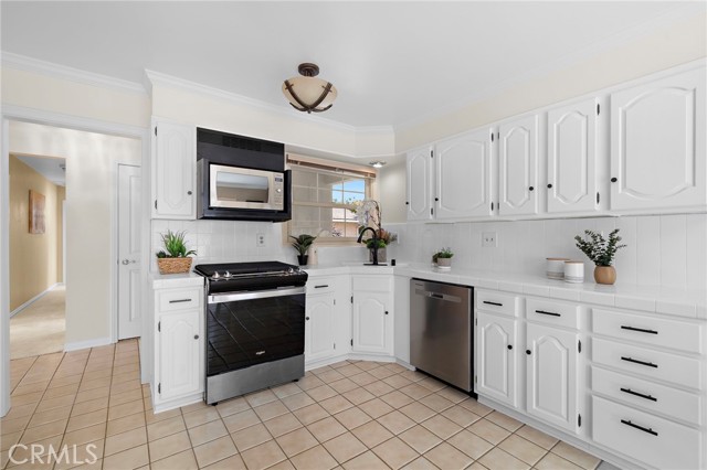 Detail Gallery Image 11 of 38 For 16805 Redwood St, Fountain Valley,  CA 92708 - 4 Beds | 3 Baths