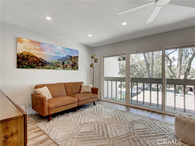Detail Gallery Image 20 of 29 For 6587 E via Fresco, Anaheim Hills,  CA 92807 - 3 Beds | 3 Baths