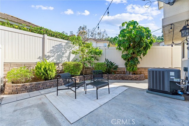 5847 E Rocking Horse Way, Orange CA: https://media.crmls.org/medias/8a96b354-a1d2-46a4-b927-9e7782598bae.jpg