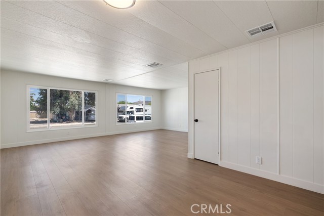 204 N La Paloma Avenue, San Jacinto CA: https://media.crmls.org/medias/8a97d1ed-2252-428c-8693-33bc9b456cbc.jpg