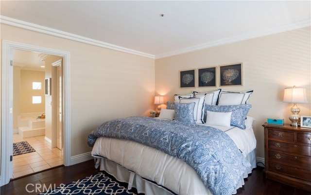 712 Manhattan Beach Boulevard, Manhattan Beach, California 90266, 3 Bedrooms Bedrooms, ,3 BathroomsBathrooms,Residential,Sold,Manhattan Beach,SB17051799