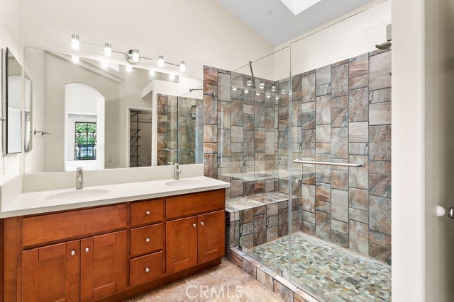 Detail Gallery Image 9 of 15 For 23 Overture Ln, Aliso Viejo,  CA 92656 - 2 Beds | 2/1 Baths