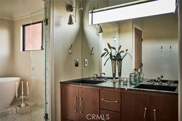 Detail Gallery Image 18 of 30 For 3761 Glenalbyn, Los Angeles,  CA 90065 - 3 Beds | 3 Baths