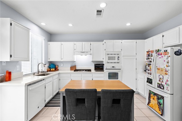 26 Hawksmoor, Aliso Viejo CA: https://media.crmls.org/medias/8a98e273-59c5-4f37-b7c5-ba09284b04f8.jpg