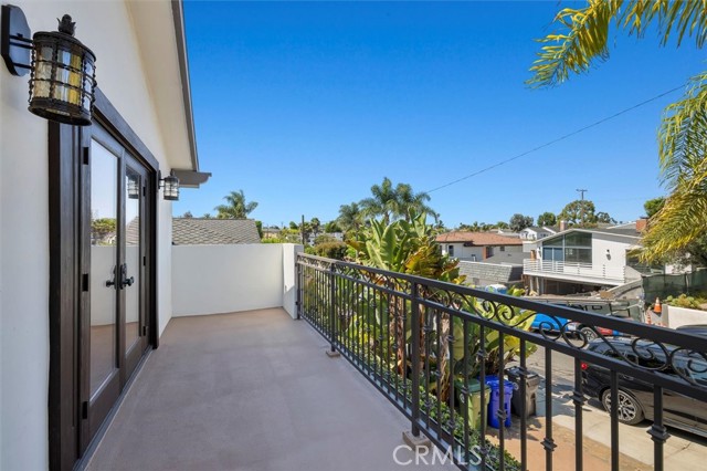 3208 Walnut Avenue, Manhattan Beach CA: https://media.crmls.org/medias/8a993e27-10e5-4c18-b84d-4f193b04d8f6.jpg