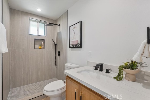 Detail Gallery Image 13 of 35 For 3560 Lavell Dr, Los Angeles,  CA 90065 - 4 Beds | 4 Baths