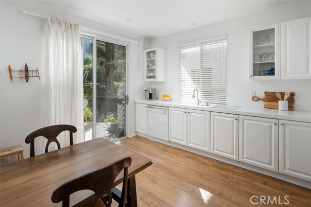 Detail Gallery Image 10 of 28 For 27162 Westview, Valencia,  CA 91354 - 3 Beds | 3 Baths