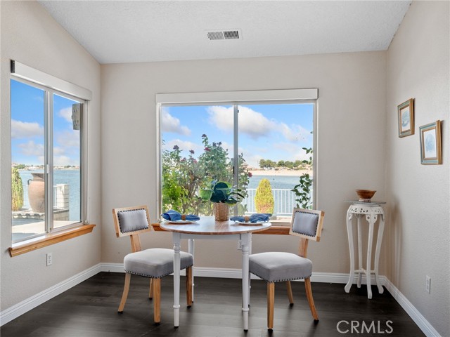 14526 Galleon Lane, Helendale CA: https://media.crmls.org/medias/8a9991ab-d7db-4a88-b9a6-7d9b4a2c85c3.jpg