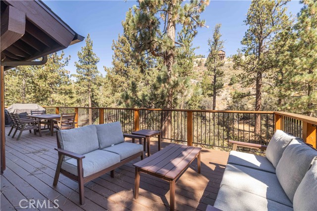 Detail Gallery Image 6 of 53 For 42518 Gold Rush Dr, Big Bear Lake,  CA 92315 - 5 Beds | 6/2 Baths